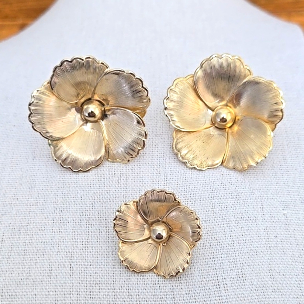 Emmons Jewelry Floral Brooch & Clip-On Earrings